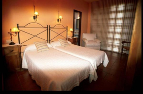 Отель Hotel El Castellar  Москардон